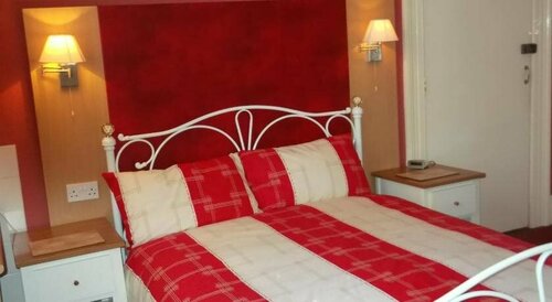 Ashfield Guest House, Забронировать Гостевой дом Отели Торки с парковкой, рядом с Torquay Magistrates Court, Парковка