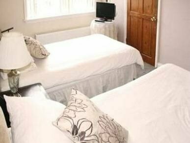 Leaded Light Guest House, Забронировать Гостевой дом Отели Olton с парковкой, Парковка