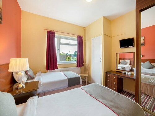 Oyo The Royal Hotel
