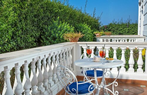 Hotel Villa Garden, Забронировать Отель Отели Побережья Сорренто с питанием, Пансион