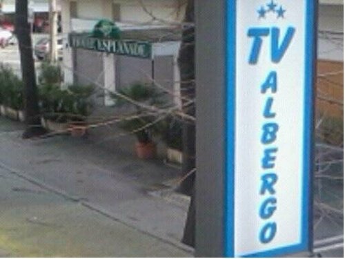 Hotel TV, Забронировать Отель Риваззурра Римини
