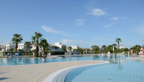 Villaggio Laguna Blu, Забронировать Курортный отель Отели Венеция-Джулия с бассейном, Бассейн