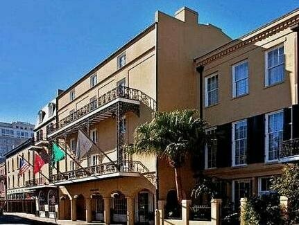 Holiday Inn Hotel French Quarter-Chateau Lemoyne by IHG, Забронировать Отель Отели Нового Орлеана с бассейном, рядом с Shops at Jax Brewery Shopping Center, Бассейн