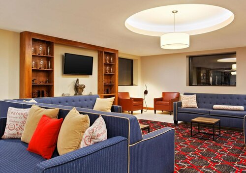 Four Points by Sheraton College Station, Buchen Sie Hotel Hotels in College Station mit Pool, in der Nähe von Lemon Tree Park, Schwimmbad