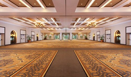 Estancia La Jolla Hotel & Spa, Забронировать Курортный отель Ла-Хойя Сан-Диего, рядом с Медицинский центр министерства по делам ветеранов США