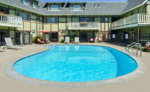 Svendsgaards Lodge- Americas Best Value Inn & Suites, Забронировать Мини-отель Отели Солванг с завтраком, рядом с Santa Ynez Valley Cottage Hospital, Завтраки