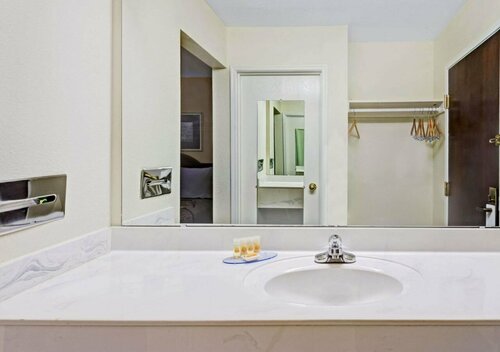 Days Inn & Suites by Wyndham Siler City, Buchen Sie Hotel Julian North Carolina