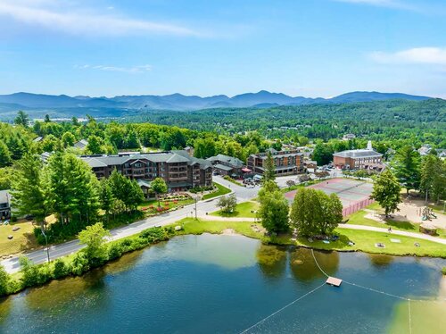 Hampton Inn & Suites Lake Placid, Забронировать Отель Лейк-Плэсид Whiteface Mountain