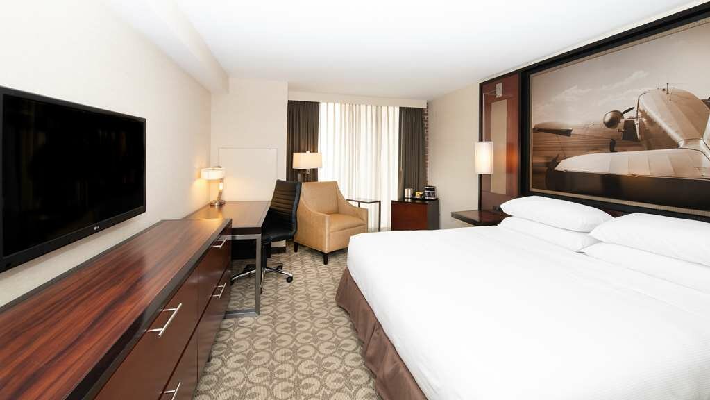 DoubleTree by Hilton Hotel & Suites Charleston Airport