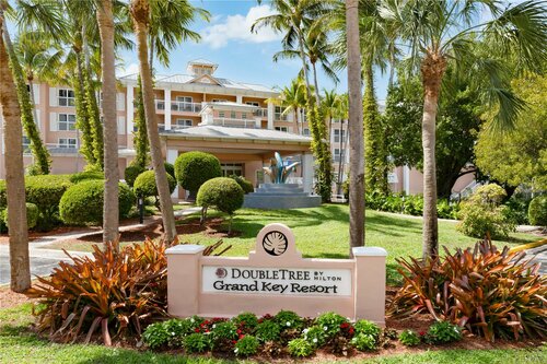 DoubleTree by Hilton Grand Key Resort, Забронировать Курортный отель Отели Ки-Уэст с завтраком, рядом с Fort East Martello Museum, Завтраки