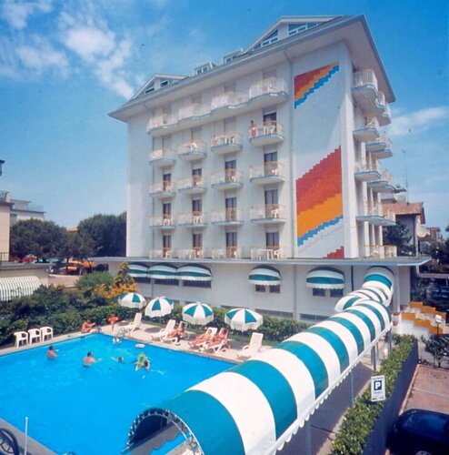 Hotel MaxiHeron, Забронировать Отель Отели Riviera Ovest с парковкой, Парковка