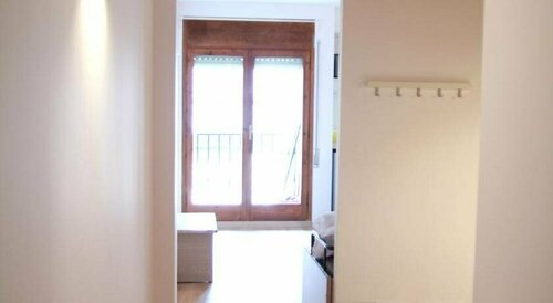 Domus Apartamentos, Забронировать Отель Андорра-ла-Велья Андорра, рядом с Церковь Сант-Эстев