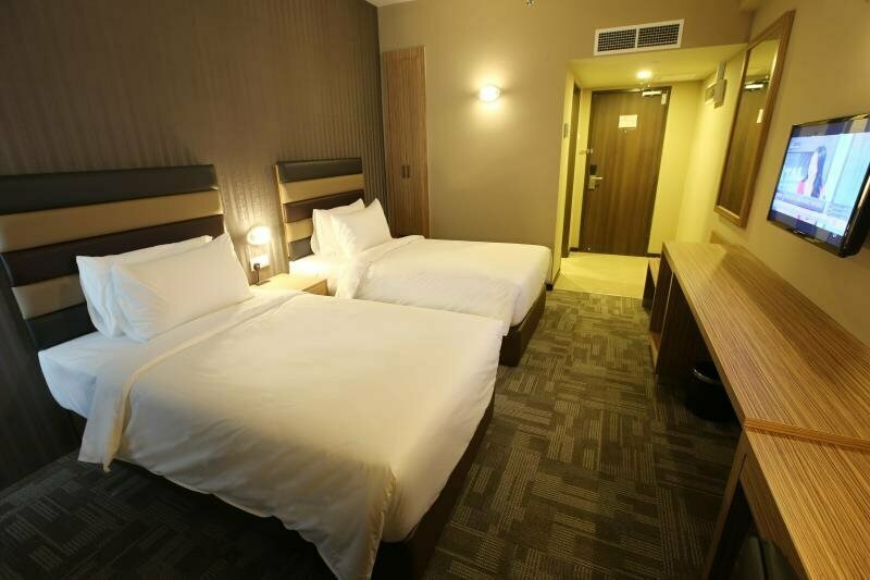 SEM9 Senai "Formerly Known As Perth Hotel"