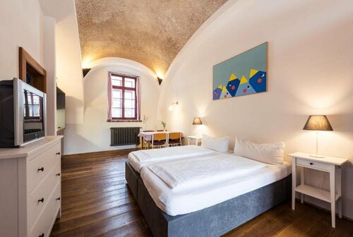 Zamecky Penzion HolidayPark, Boek Hotel  