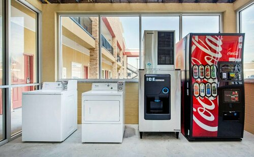 Econo Lodge Inn & Suites Houston Willowbrook, Book Hotel Houston Houston
