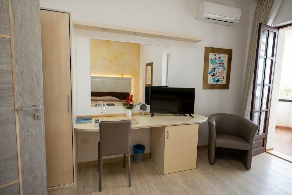 Arenas Hotel