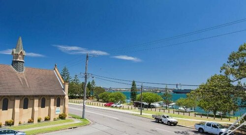 The Boatrowers Hotel, Book Hotel Stockton New South Wales