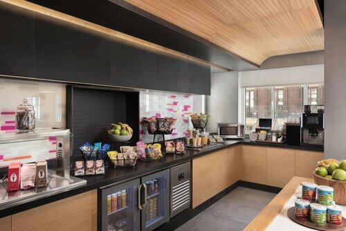 Aloft by Marriott Madrid Gran Via, Забронировать Отель Отели Мадрида с бассейном, рядом с Станция метро Callao, Бассейн