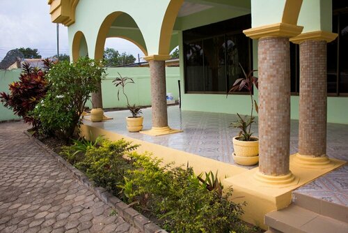 Jayliz Lodge Tema, Забронировать Отель «постель и завтрак» Тема Greater Accra