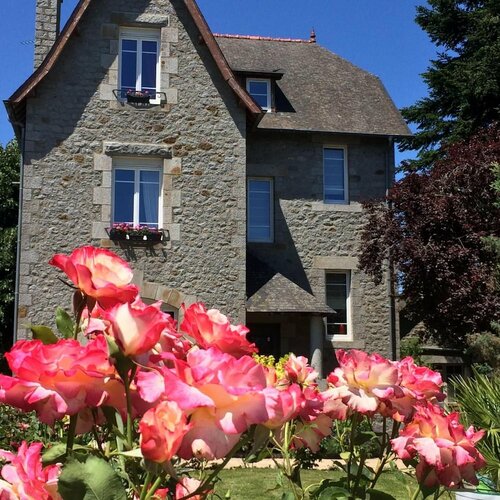 Le Clos Saint-Brice, Reserva ahora Bed & breakfast Maen-Roch Bretaña