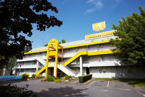 Premiere Classe Charleville Mezieres, Prenota Hotel Hotel a Ardenne con piscina, Piscina