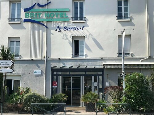 Brit Hotel Le Surcouf, Réserver Hôtel Hôtels à Bretagne avec parking, Parking