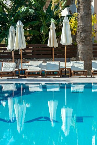 Natalie Hotel, Забронировать Отель Лаганас Закинф, рядом с Пляж Лаганас