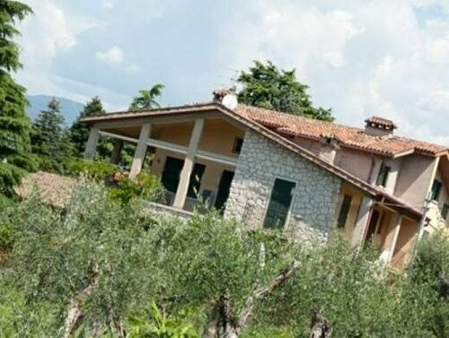 Residenza Le Logge, Забронировать Отель Отели в центре Торри-дель-Бенако, в центре, Парковка