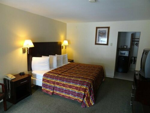 Crystal Inn Eatontown, Забронировать Мини-отель Итонтаун Джерси-Шор