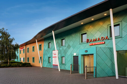 Ramada by Wyndham Cobham, Забронировать Отель Кобхэм Суррей