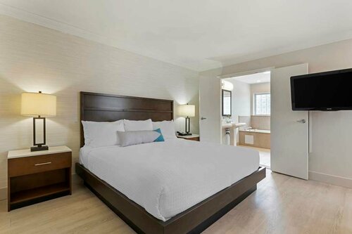 Best Western Plus All Suites Inn, Забронировать Отель Отели Санта-Круз с бассейном, Бассейн