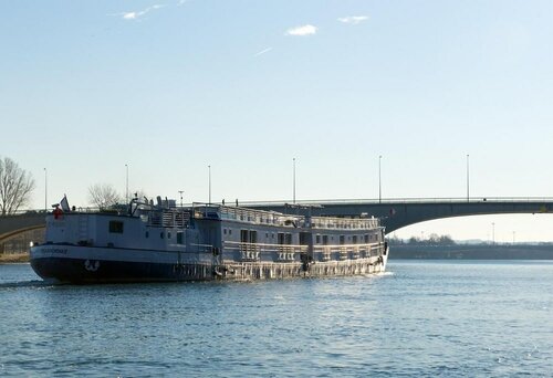 Bateau Hôtel Le Chardonnay, Забронировать Отель Авиньон ViaRhona, рядом с Chapelle des Pénitents Gris