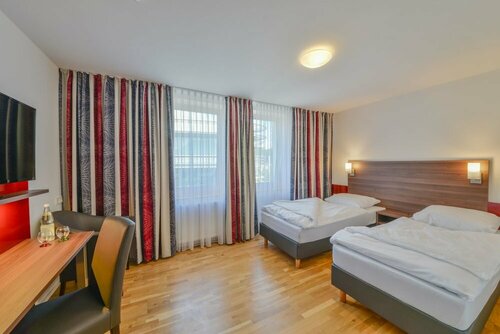 City Hotel Wetzlar, Забронировать Отель Вецлар Таунус, рядом с Библиотека фантастики в городе Вецлар