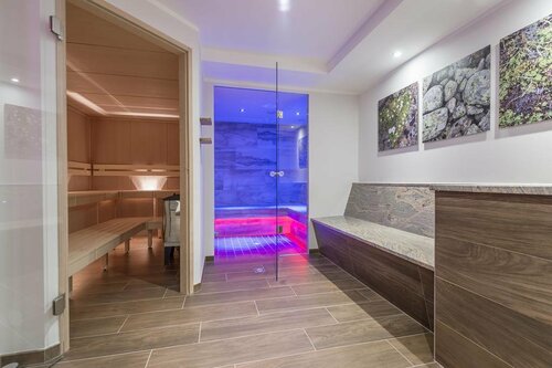 Pension Bergfrieden, Book Hotel Hoteller i Tyrol med parkering, Parkering