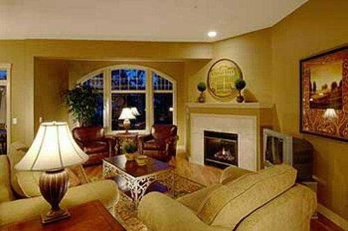 Bellasera Tuscan Villa & Piazza, Забронировать Отель Келоуна 