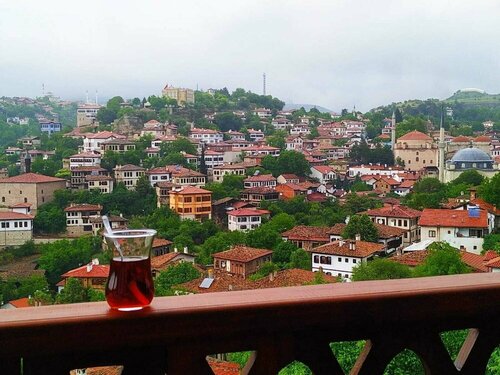 Manzara Mansion