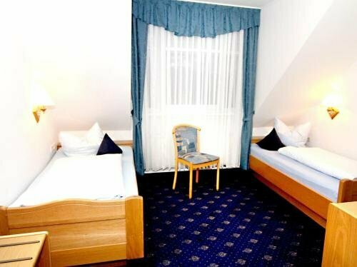 Hotel Restaurant Bergeshöhe, Забронировать Отель Отели Меттинген 3 звезды, 3*