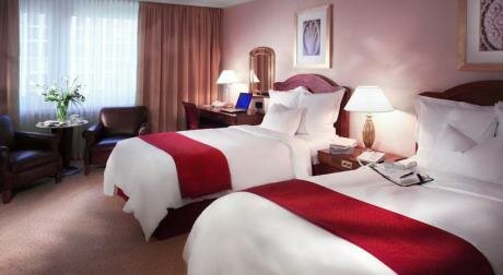 Renaissance Zurich Hotel, Забронировать Отель Отели Глаттбругг с парковкой, Парковка