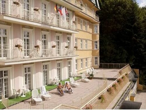 Spa hotel Vltava, Забронировать Курортный отель Отели Мареанске-Лазне с бассейном, рядом с Fryderyk Chopin Monument, Бассейн