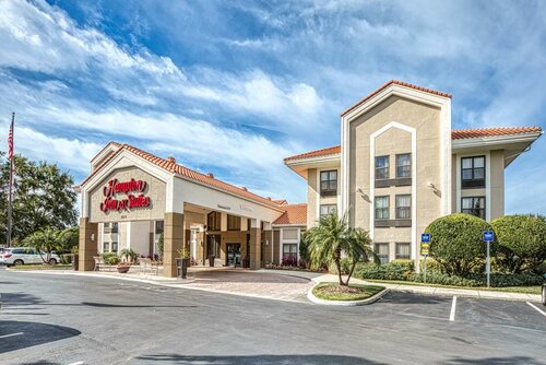 Hampton Inn & Suites Orlando-East UCF, Забронировать Отель Отели Орландо с бассейном, рядом с AdventHealth Centra Care University, Бассейн