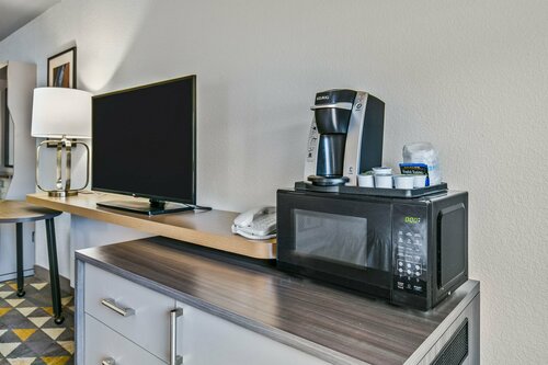 Holiday Inn Express Hotel & Suites Lucedale, an IHG Hotel, Buchen Sie Hotel Lucedale Mississippi