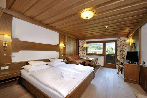 Alpenhotel Tirol, Prenota Hotel Hotel a Ischgl-Paznaun con parcheggio, Parcheggio