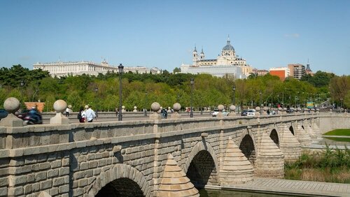 Hostel Acacias, Забронировать Хостел Хостелы Мадрида, рядом с Церковь Сан-Педро-Эль-Вьехо, Хостел