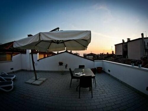 Mariposa Apartments, Prenota Appartamento Hotel a Veneto con parcheggio, Parcheggio
