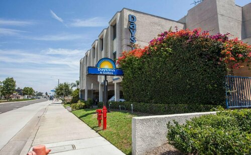 Days Inn by Wyndham Orange Anaheim, Забронировать Отель Ориндж округ Ориндж