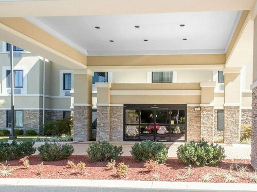 Sleep Inn & Suites, Забронировать Отель Мидлсборо Кентукки, рядом с Музей исторического общества округа Белл