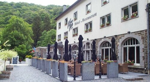 Hotel L'eau Vive, Забронировать Отель Отели провинции Намюра с парковкой, Парковка