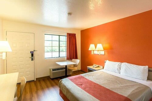 Motel 6 Redding, CA - North, Rezervasyon Motel Redding Moteller, Motel