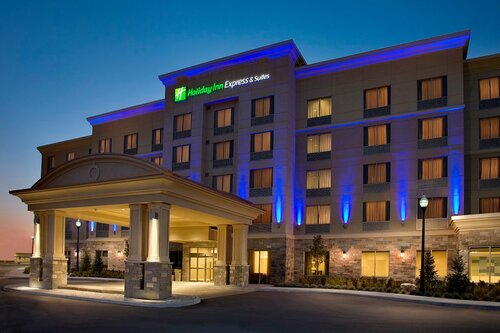 Holiday Inn Express & Suites Vaughan-Southwest, an IHG Hotel, Prenota Hotel Hotel a Ontario con piscina, Piscina