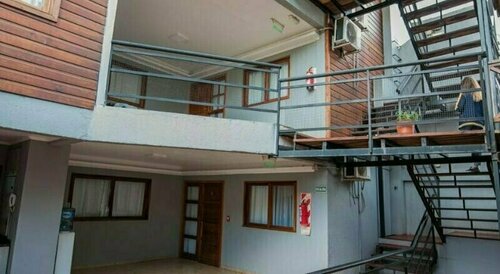 Hotel Los Lapachos, Забронировать Отель «постель и завтрак» Отели в центре Пуэрто-Игуасу, в центре, Парковка